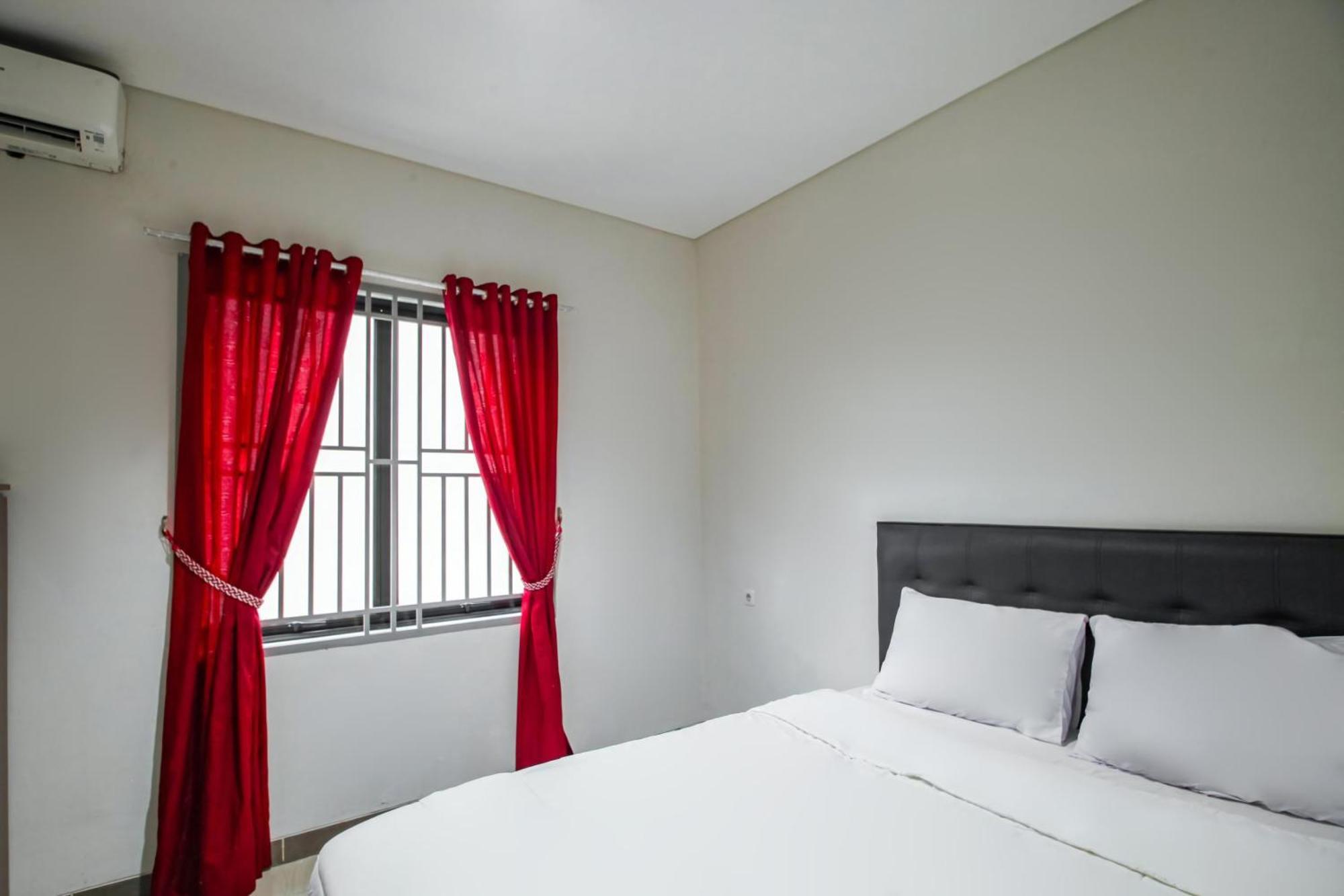 Capital O 93589 Hotel Wongso Syariah Pangkalpinang Kültér fotó